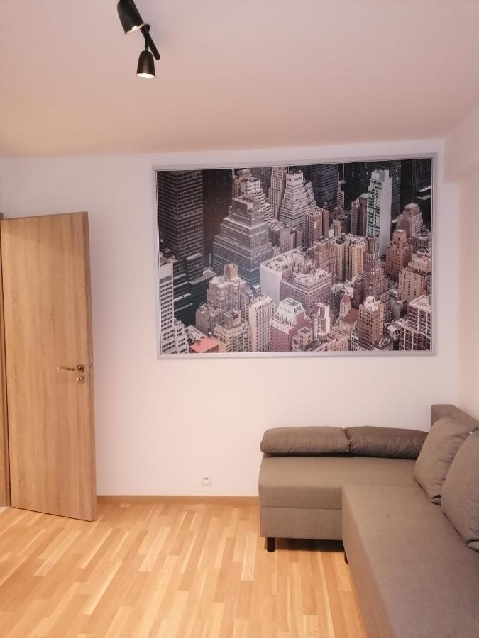 Brand New Two Room Apartment #26 With Free Secure Parking Close To Center Praha Bagian luar foto