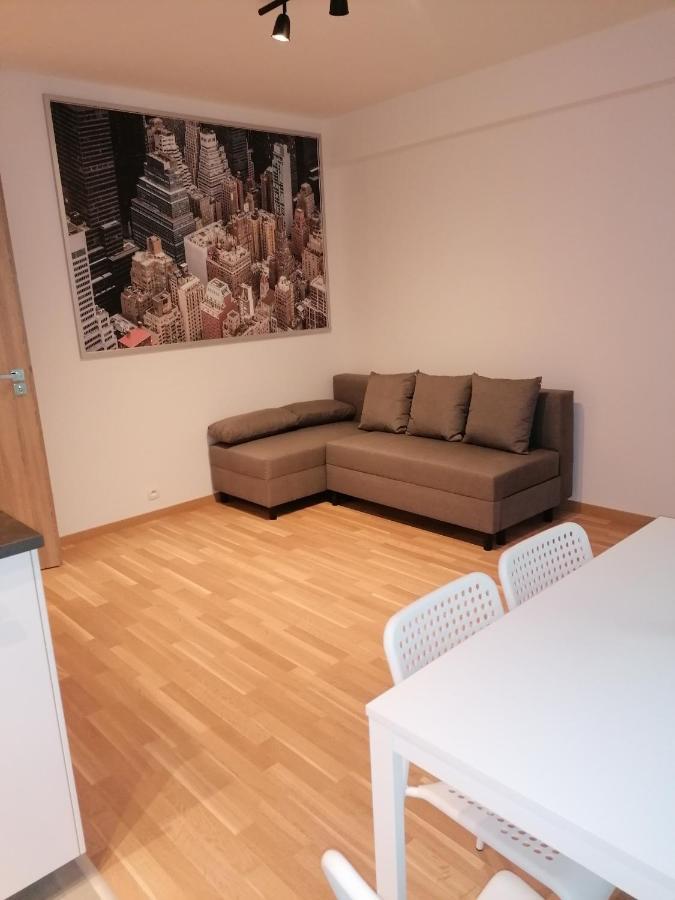 Brand New Two Room Apartment #26 With Free Secure Parking Close To Center Praha Bagian luar foto