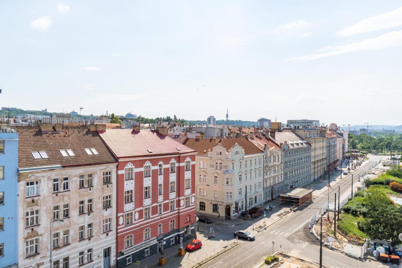 Brand New Two Room Apartment #26 With Free Secure Parking Close To Center Praha Bagian luar foto