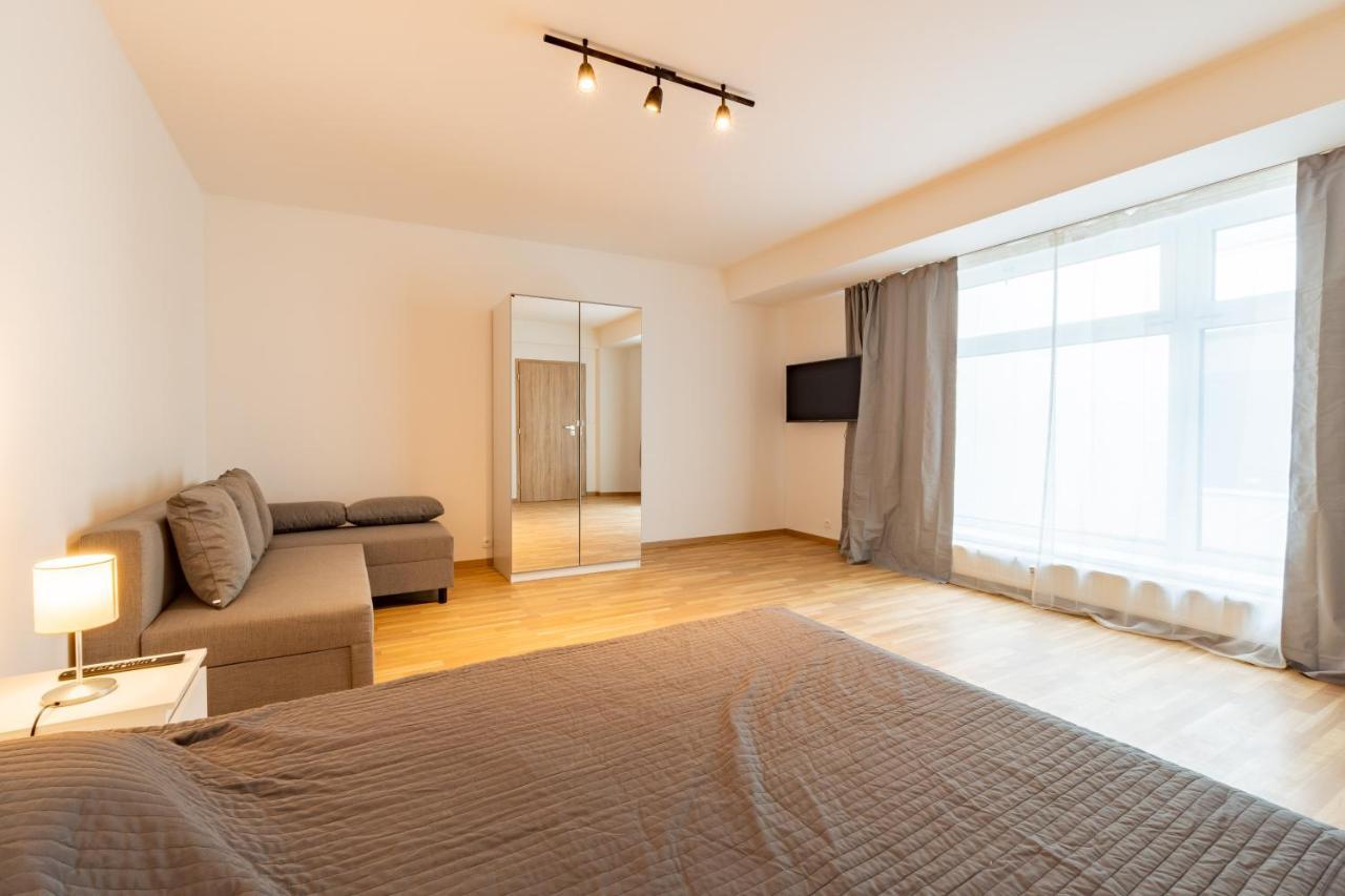 Brand New Two Room Apartment #26 With Free Secure Parking Close To Center Praha Bagian luar foto
